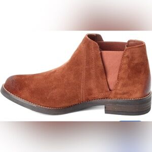 CLARKS Demi Beat Ankle‎ Boots. Women size 10.5.